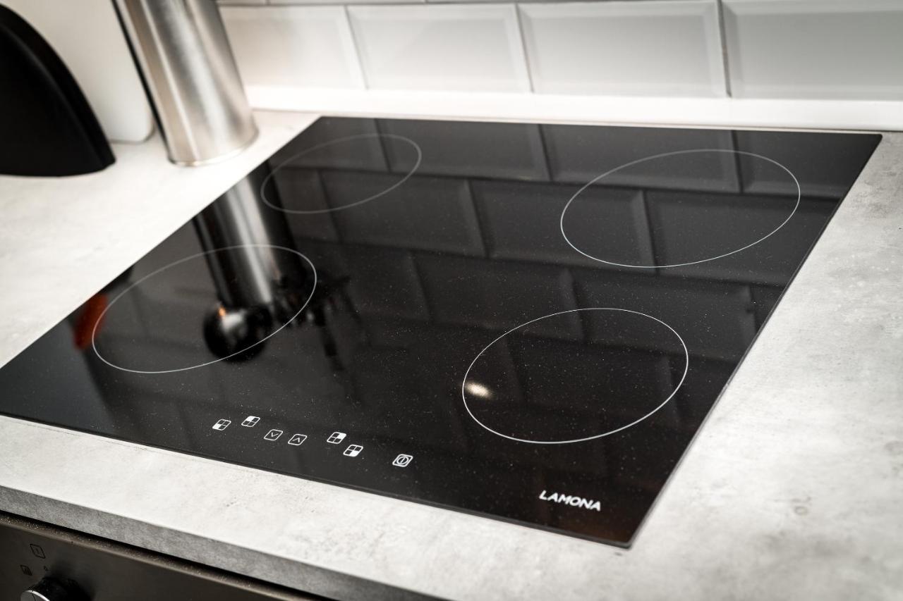 Host Apartments - Contemporary 3 Bed Apt With Balcony - Perfect For Long Stays リヴァプール エクステリア 写真